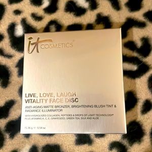 NIB It Cosmetics Live, Love, Laugh Vitality Face Disk.